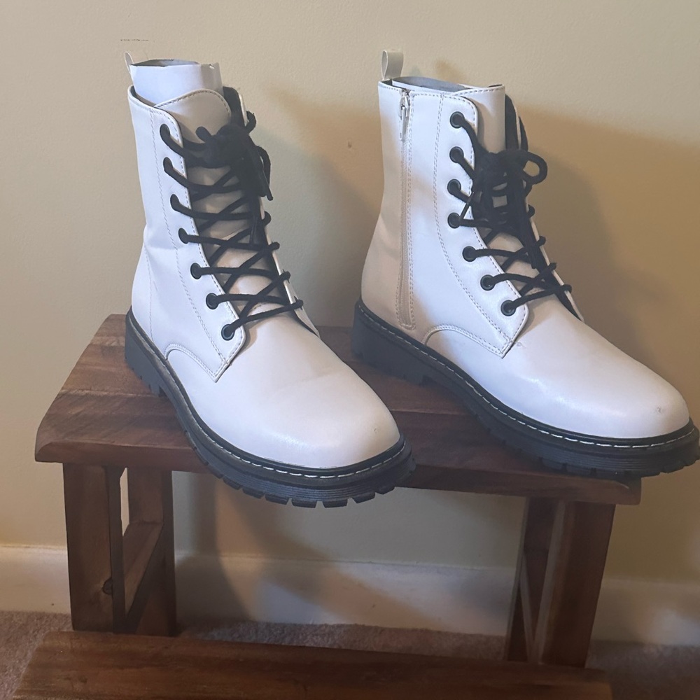 White Combat Boots with Lace-up Design and Rugged Sole